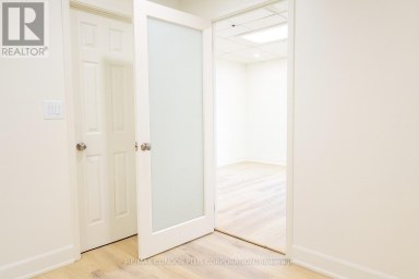 UNIT 3 (SECOND FLOOR) - 260 REGINA ROAD Vaughan (West Woodbridge Industrial Area) Ontario photo 9