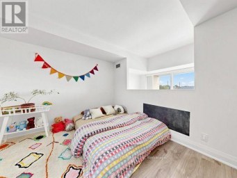 TH114 - 12 WOODSTREAM BOULEVARD Vaughan (Vaughan Grove) Ontario photo 12
