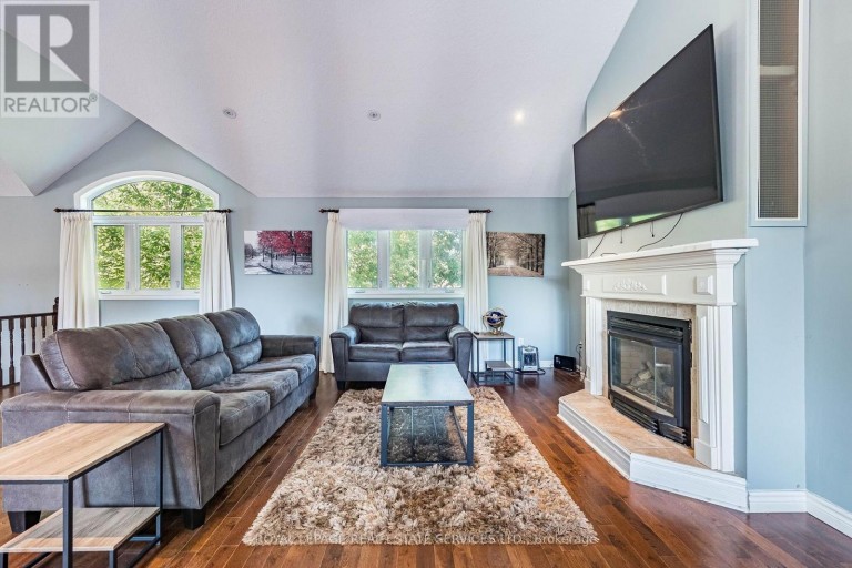 100 ESSA ROAD, Barrie (Allandale Centre), Ontario, L4N3K7