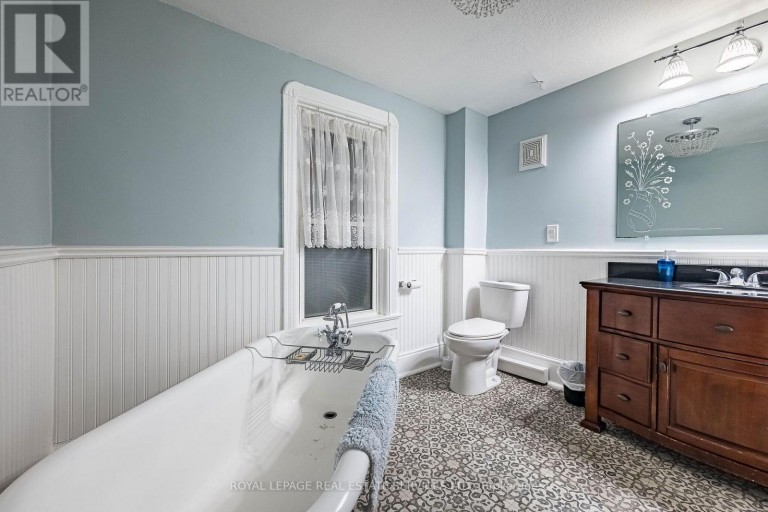 100 ESSA ROAD, Barrie (Allandale Centre), Ontario, L4N3K7
