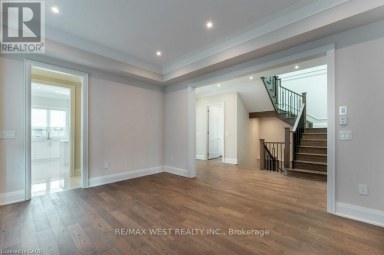 119 JAY STREET Toronto (Maple Leaf) Ontario photo 10
