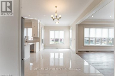 119 JAY STREET Toronto (Maple Leaf) Ontario photo 11