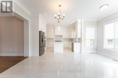 119 JAY STREET Toronto (Maple Leaf) Ontario photo 13
