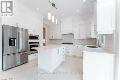 119 JAY STREET Toronto (Maple Leaf) Ontario photo 14