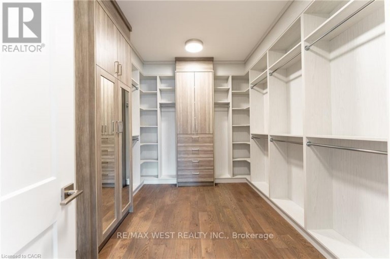 119 JAY STREET, Toronto (Maple Leaf), Ontario, M6L2M3