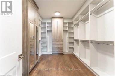 119 JAY STREET Toronto (Maple Leaf) Ontario photo 27