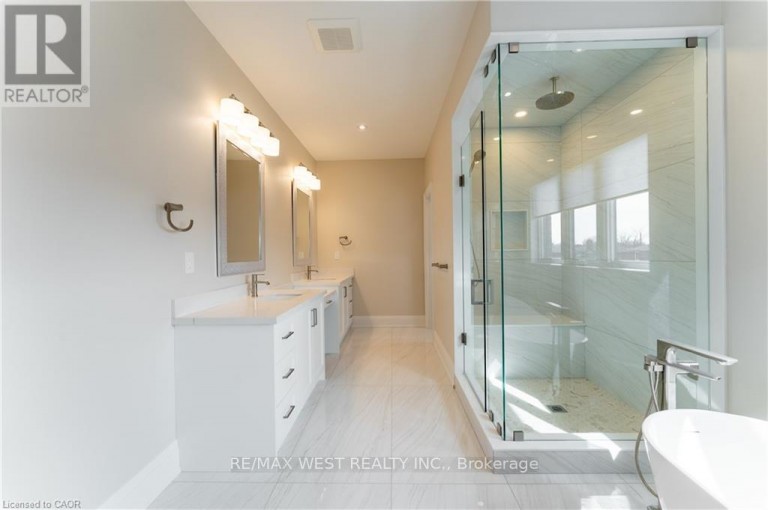 119 JAY STREET, Toronto (Maple Leaf), Ontario, M6L2M3