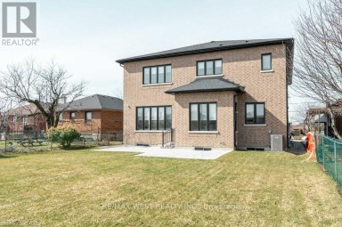 119 JAY STREET Toronto (Maple Leaf) Ontario photo 40
