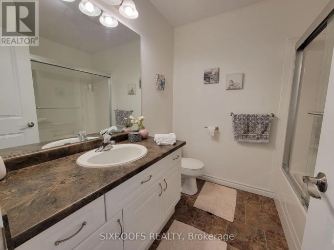 12 - 2089 BEAVERBROOK AVENUE, London North (North M), Ontario, N6H0A9