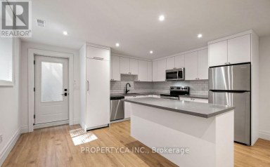 119 INVERMAY AVENUE Toronto (Clanton Park) Ontario photo 1