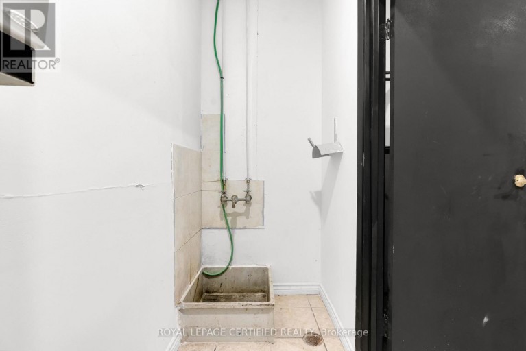 29 AVENTURA COURT, Mississauga (Gateway), Ontario, L5T2Z6