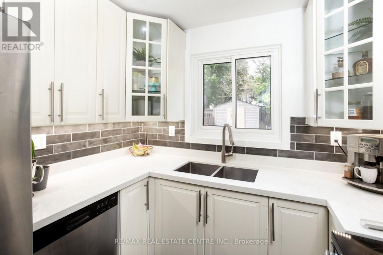 289 ARCHDEKIN DRIVE, Brampton (Madoc), Ontario, L6V1Z3