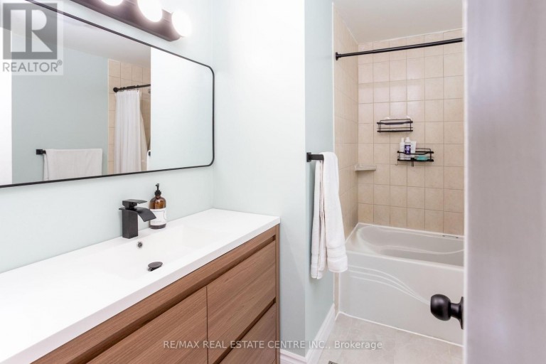 289 ARCHDEKIN DRIVE, Brampton (Madoc), Ontario, L6V1Z3