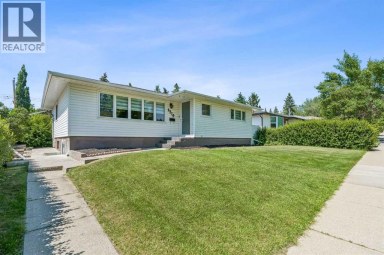 4319 19 Street NW Calgary Alberta photo 2