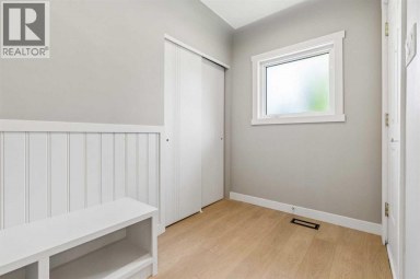 4319 19 Street NW Calgary Alberta photo 32