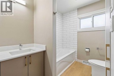4319 19 Street NW Calgary Alberta photo 33