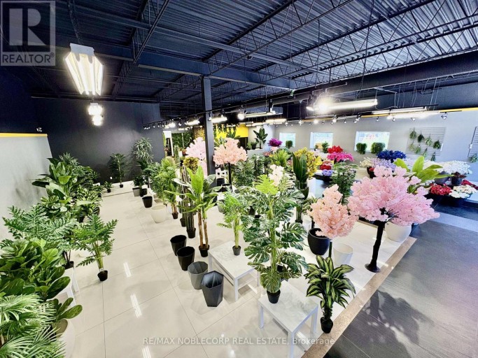1194 CALEDONIA ROAD E, Toronto (Yorkdale-Glen Park), Ontario, M6A2W5