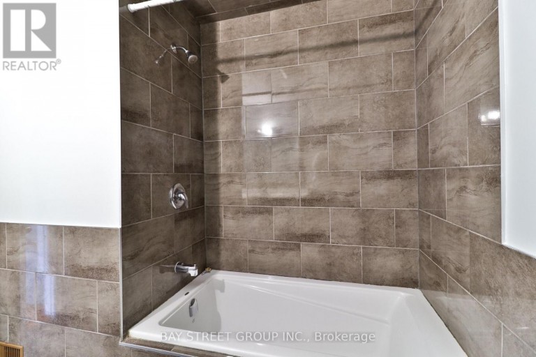 UPPER UNIT - 489 FERGO AVENUE, Mississauga (Cooksville), Ontario, L5B2J2