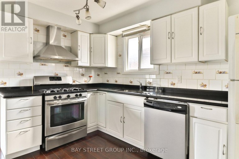 UPPER UNIT - 489 FERGO AVENUE, Mississauga (Cooksville), Ontario, L5B2J2