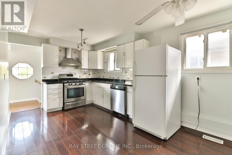UPPER UNIT - 489 FERGO AVENUE, Mississauga (Cooksville), Ontario, L5B2J2