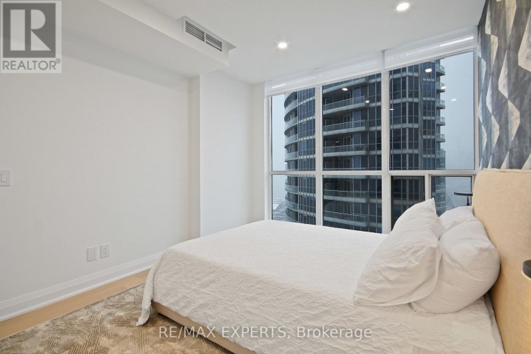 2011 - 208 QUEENS QUAY W, Toronto (Waterfront Communities), Ontario, M5J2Y5