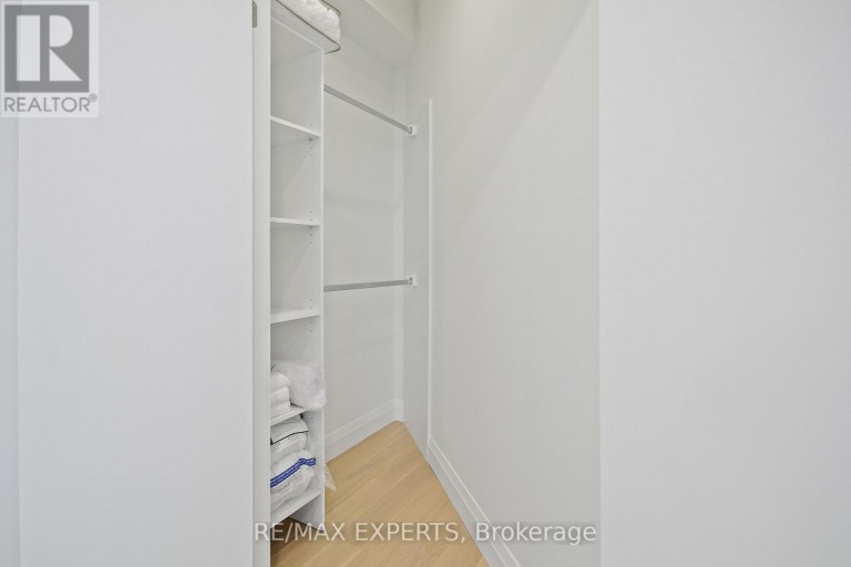 2011 - 208 QUEENS QUAY W, Toronto (Waterfront Communities), Ontario, M5J2Y5