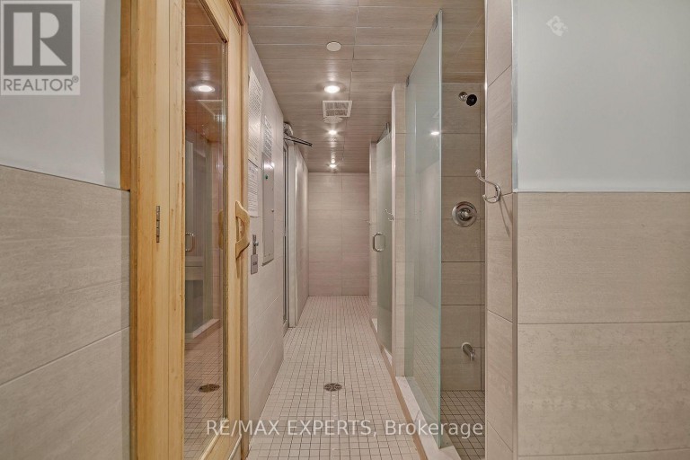 2011 - 208 QUEENS QUAY W, Toronto (Waterfront Communities), Ontario, M5J2Y5