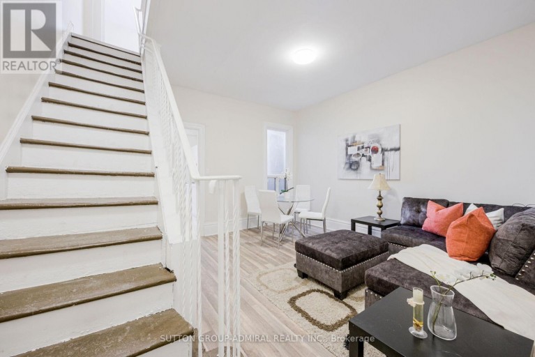 UPPER - 1934 QUEEN STREET E, Toronto (The Beaches), Ontario, M4L1H6