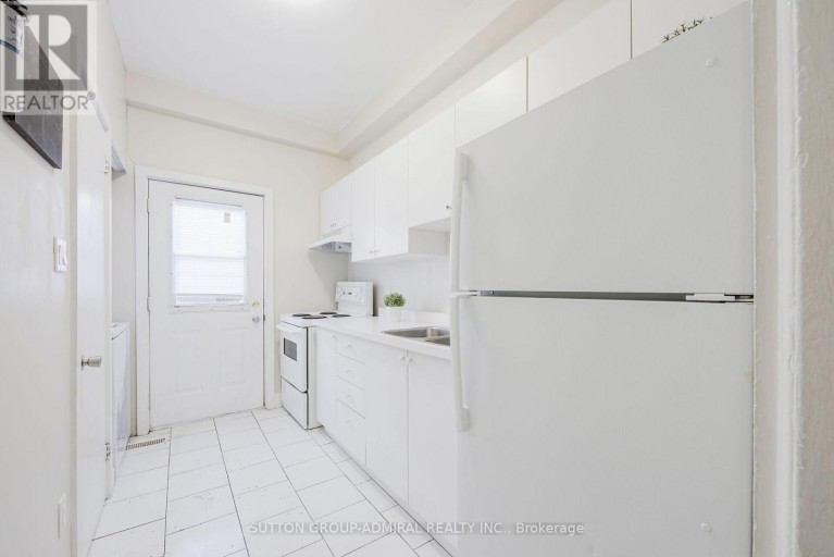 UPPER - 1934 QUEEN STREET E, Toronto (The Beaches), Ontario, M4L1H6