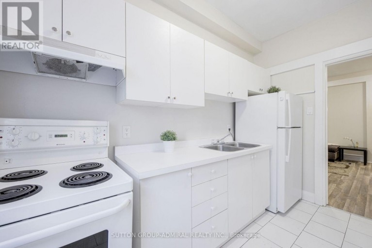 UPPER - 1934 QUEEN STREET E, Toronto (The Beaches), Ontario, M4L1H6