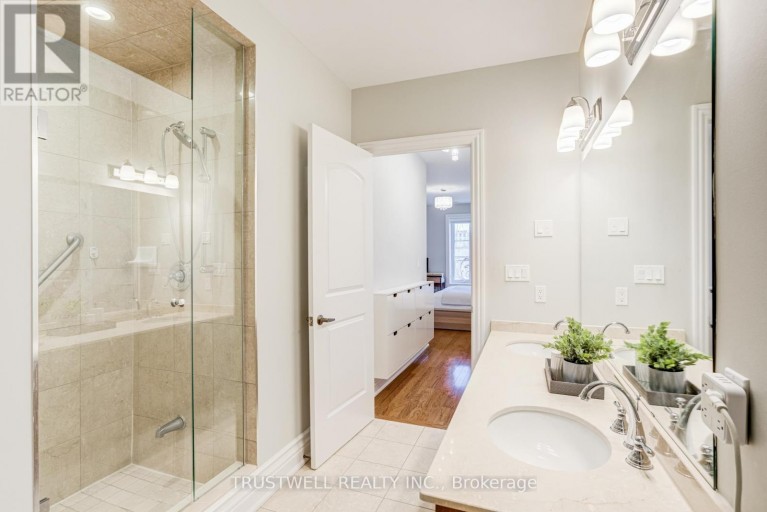 303 - 1 VERCLAIRE GATE, Markham (Unionville), Ontario, L3R8N1
