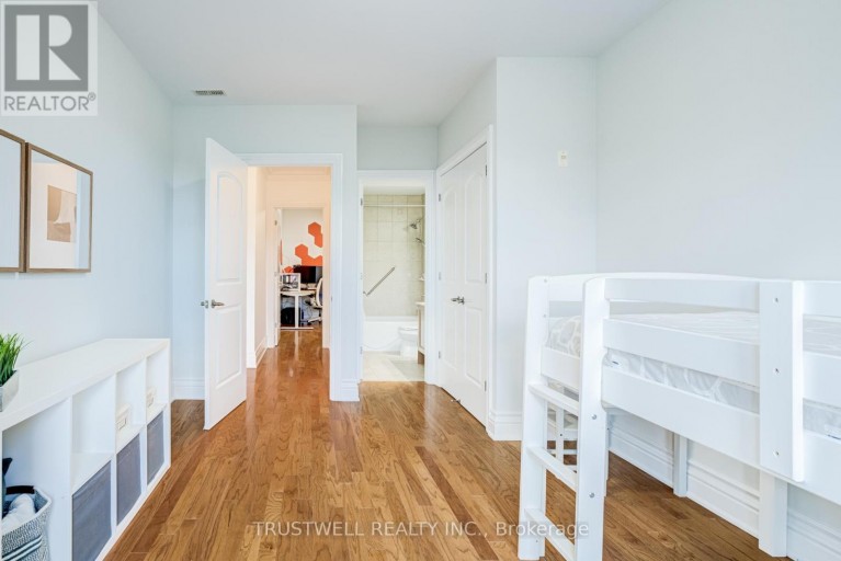 303 - 1 VERCLAIRE GATE, Markham (Unionville), Ontario, L3R8N1