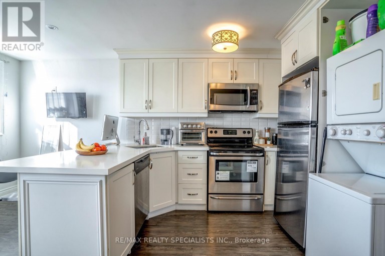 1 - 6 BRANT STREET, Mississauga (Port Credit), Ontario, L5G3N8