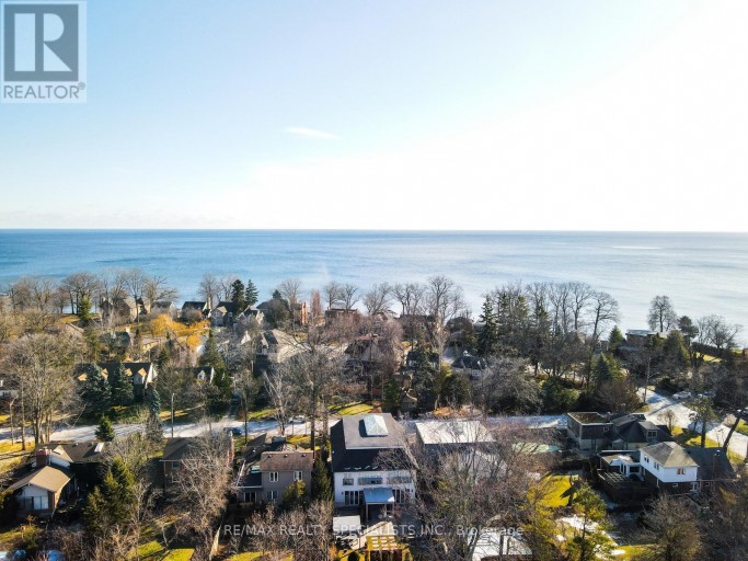 1 - 6 BRANT STREET, Mississauga (Port Credit), Ontario, L5G3N8