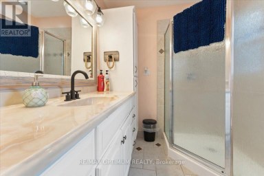 1019 BEACH BOULEVARD Hamilton (Hamilton Beach) Ontario photo 17