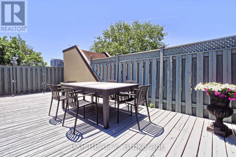 4 - 306 SACKVILLE STREET, Toronto (Cabbagetown-South St. James Town), Ontario, M5A3G2