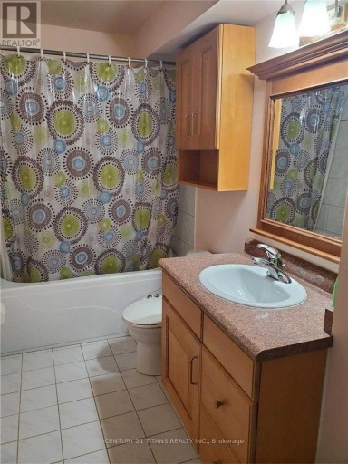 105 WILKES CRESCENT, Toronto (Clairlea-Birchmount), Ontario, M1L0B2