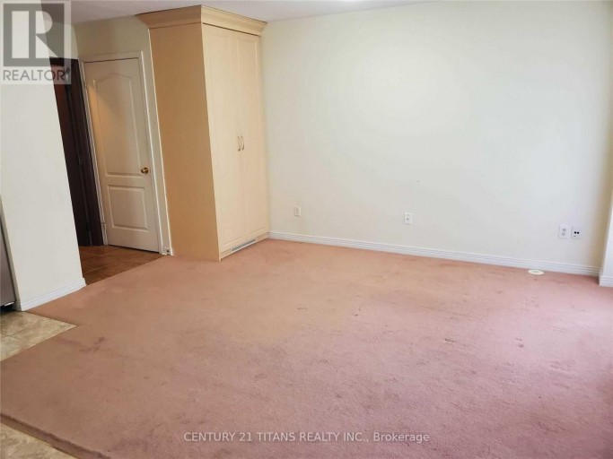 105 WILKES CRESCENT, Toronto (Clairlea-Birchmount), Ontario, M1L0B2