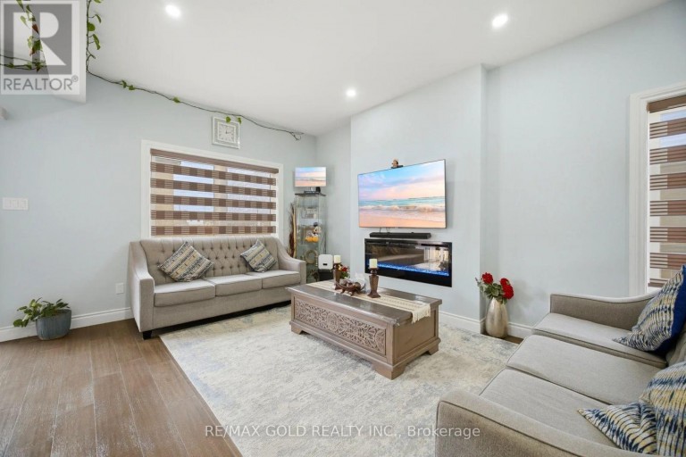 2439 DAISY BEND, London South (South U), Ontario, N6M0G9