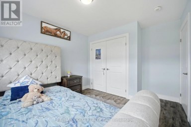 2439 DAISY BEND London South (South U) Ontario photo 21