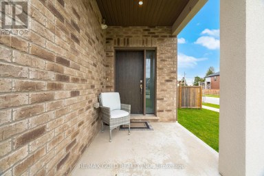2439 DAISY BEND London South (South U) Ontario photo 4