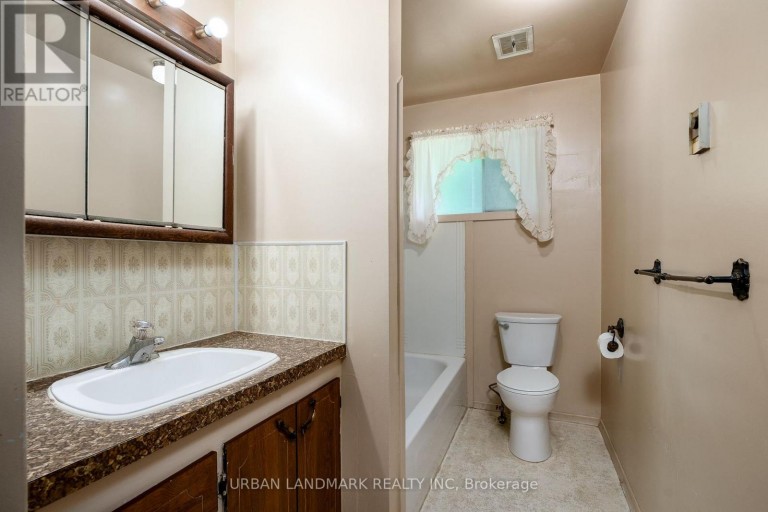 22 QUEEN VICTORIA STREET W, Centre Hastings, Ontario, K0K2K0
