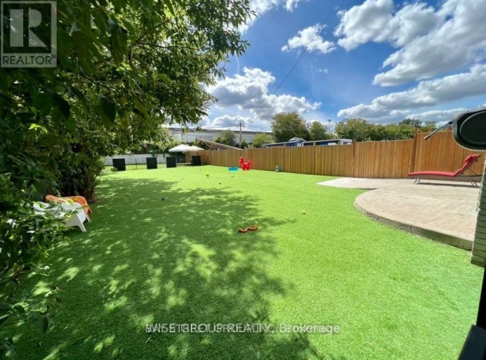 3156 LENWORTH DRIVE, Mississauga (Dixie), Ontario, L4X2G1