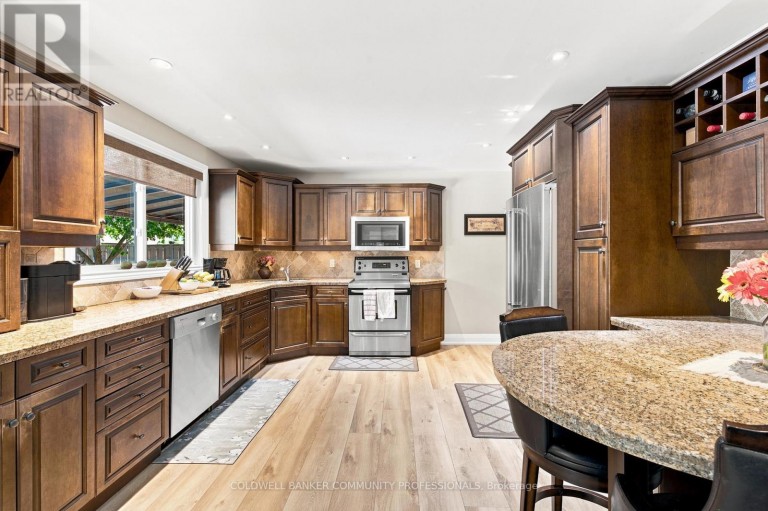 7 APEX COURT, Hamilton (Stoney Creek Mountain), Ontario, L8J1J2