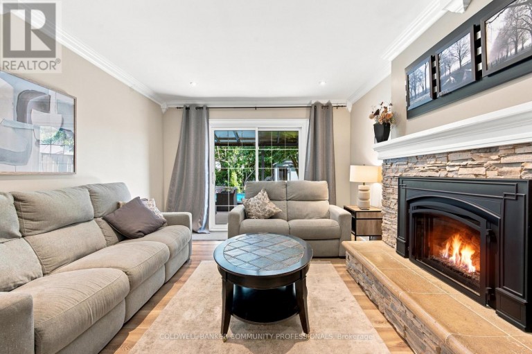 7 APEX COURT, Hamilton (Stoney Creek Mountain), Ontario, L8J1J2