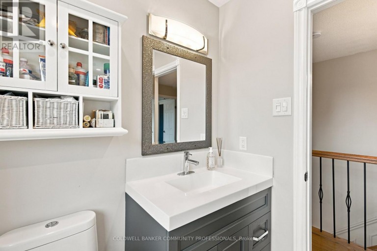7 APEX COURT, Hamilton (Stoney Creek Mountain), Ontario, L8J1J2