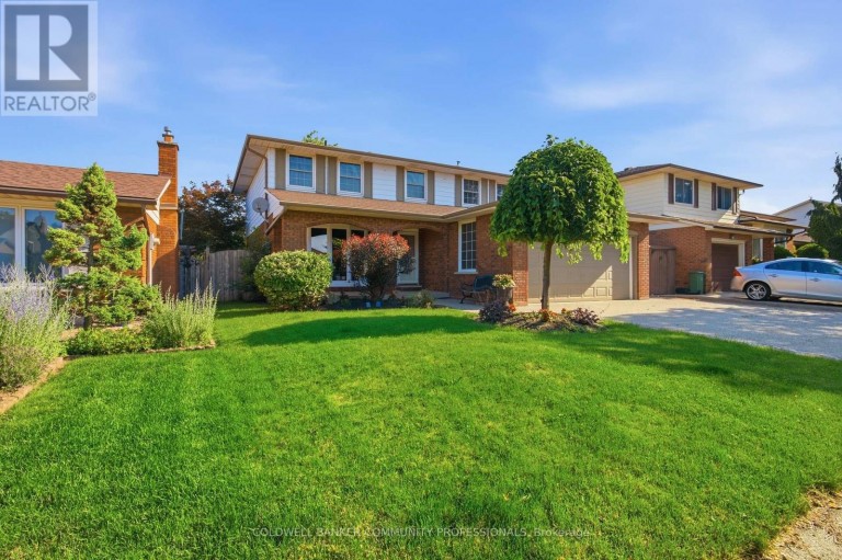 7 APEX COURT, Hamilton (Stoney Creek Mountain), Ontario, L8J1J2
