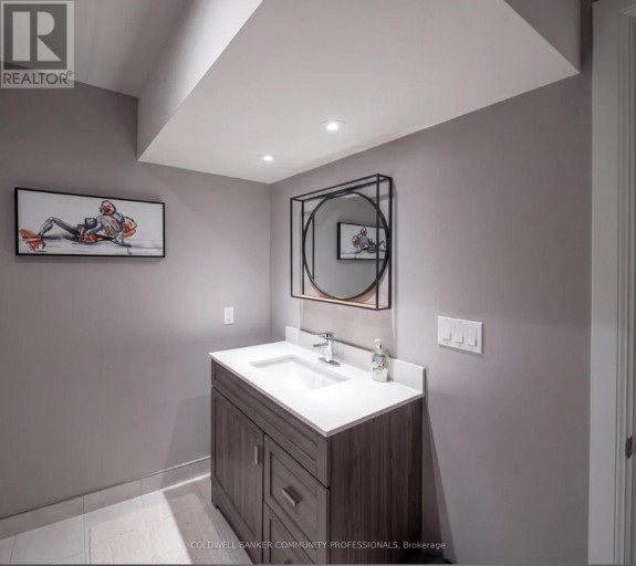 7 APEX COURT, Hamilton (Stoney Creek Mountain), Ontario, L8J1J2
