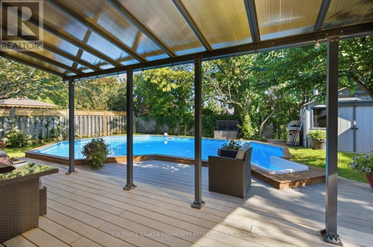 7 APEX COURT, Hamilton (Stoney Creek Mountain), Ontario, L8J1J2