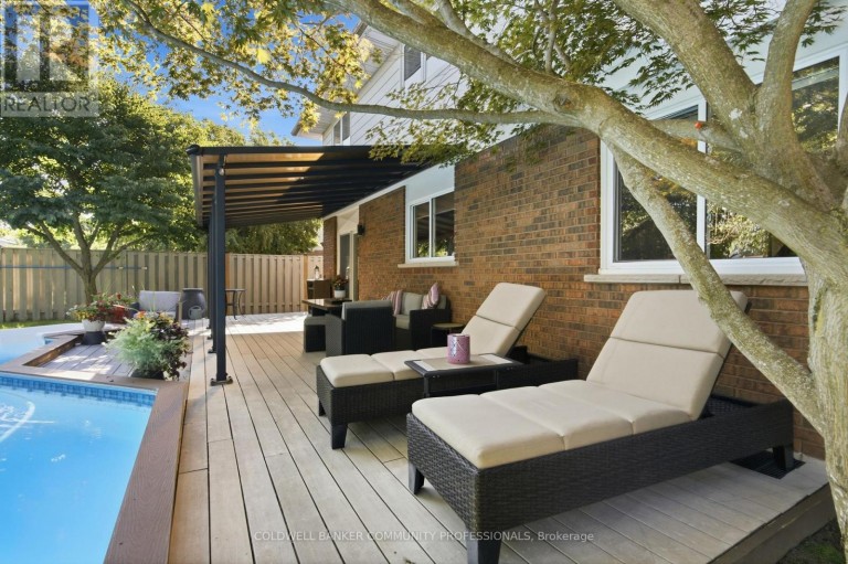 7 APEX COURT, Hamilton (Stoney Creek Mountain), Ontario, L8J1J2